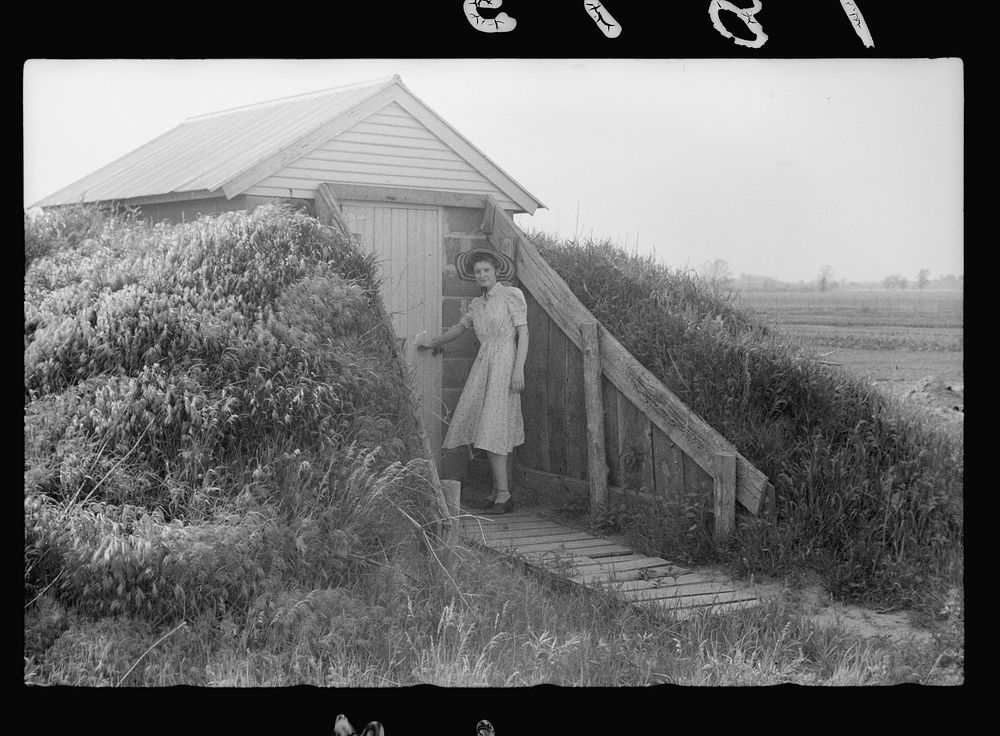 Food storage cellar, Deshee Unit, Wabash Farms, Indiana. Sourced from the Library of Congress.