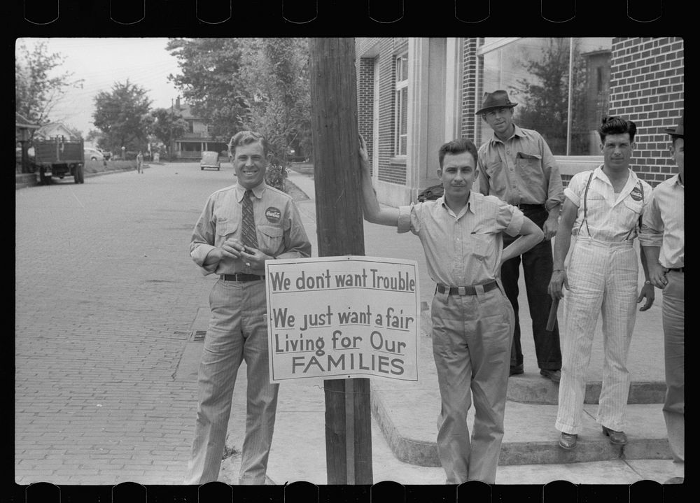 Coca-Cola strike, Sikeston, Missouri. Sourced from the Library of Congress.