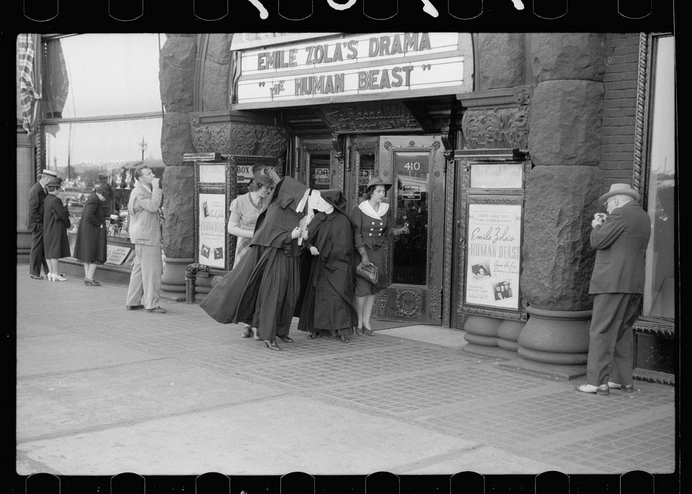 Theatre on Michigan Ave., Chicago, Illinois. Sourced from the Library of Congress.