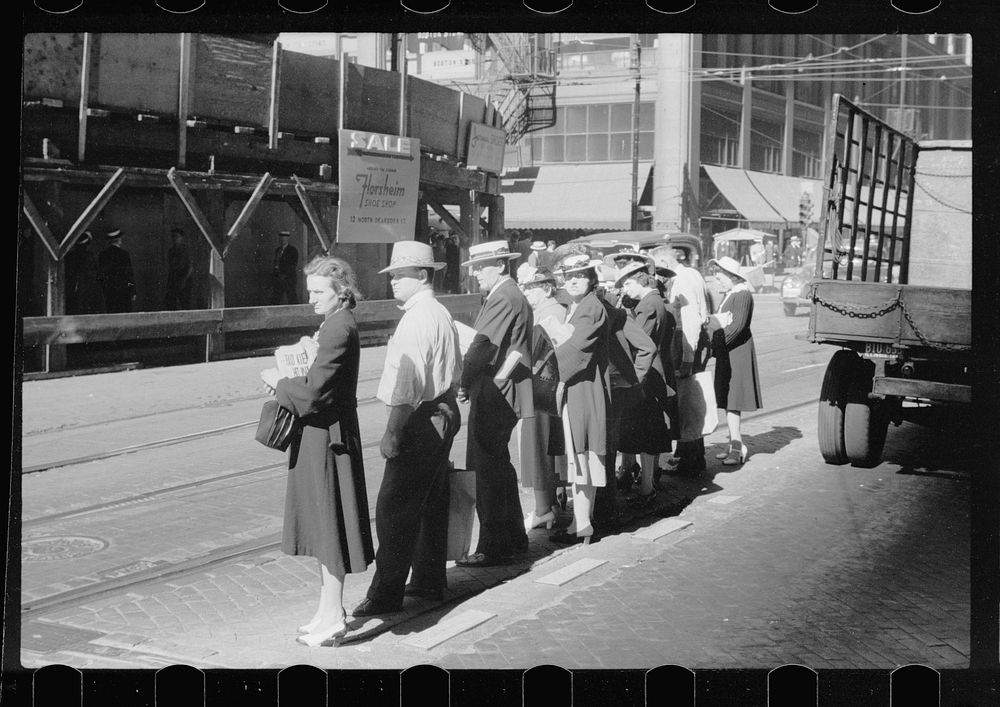 Waiting for streetcar, Chicago, Illinois. Sourced from the Library of Congress.