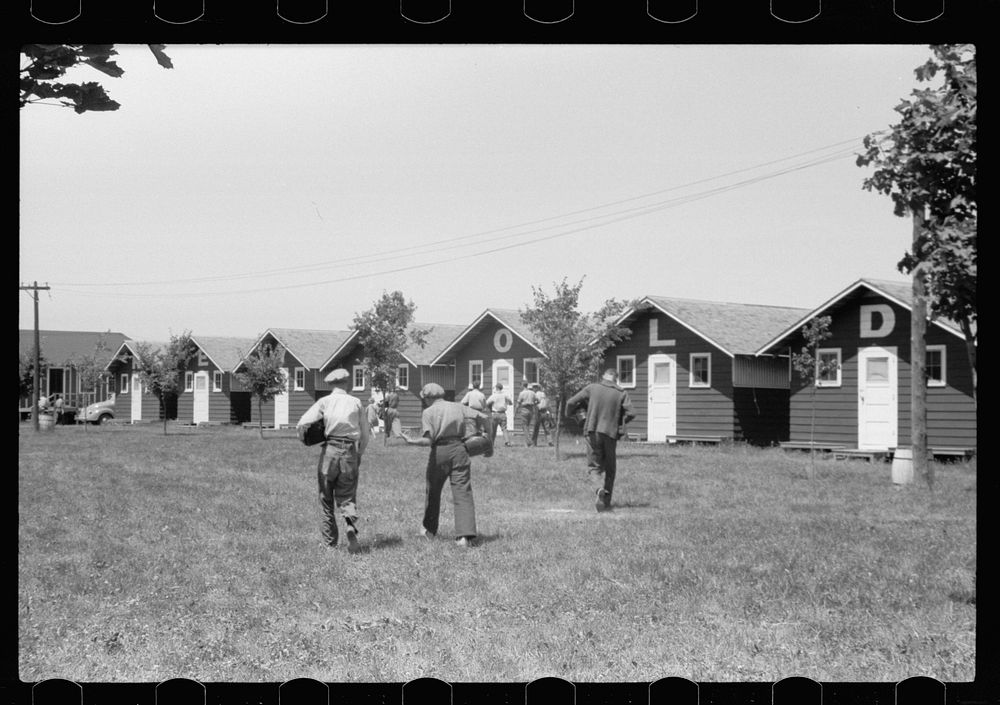 Cabins for fruit pickers, Door County, Wisconsin. Sourced from the Library of Congress.