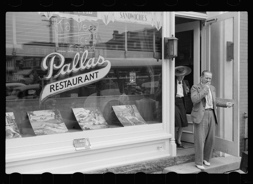Restaurant, Lewistown, Pennsylvania. Sourced from the Library of Congress.