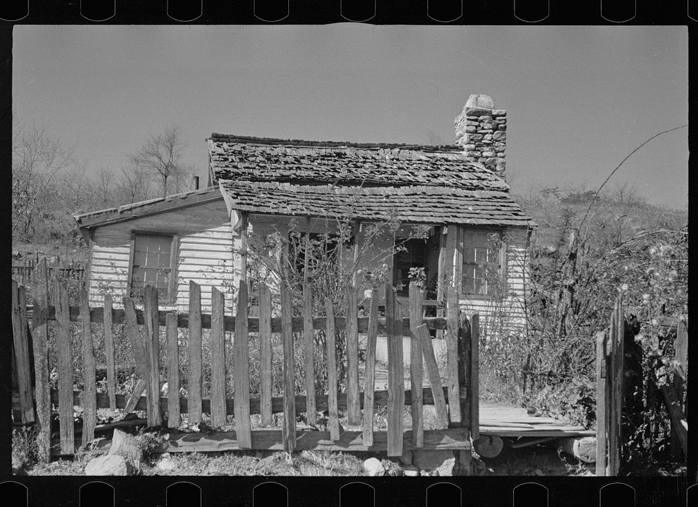 Home of Bailey Nicholson, Shenandoah National Park, Virginia. Sourced from the Library of Congress.