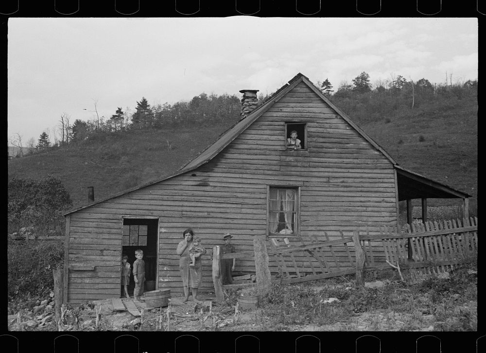 [Untitled photo, possibly related to: Wife and child of squatter, Old Rag, Virginia]. Sourced from the Library of Congress.