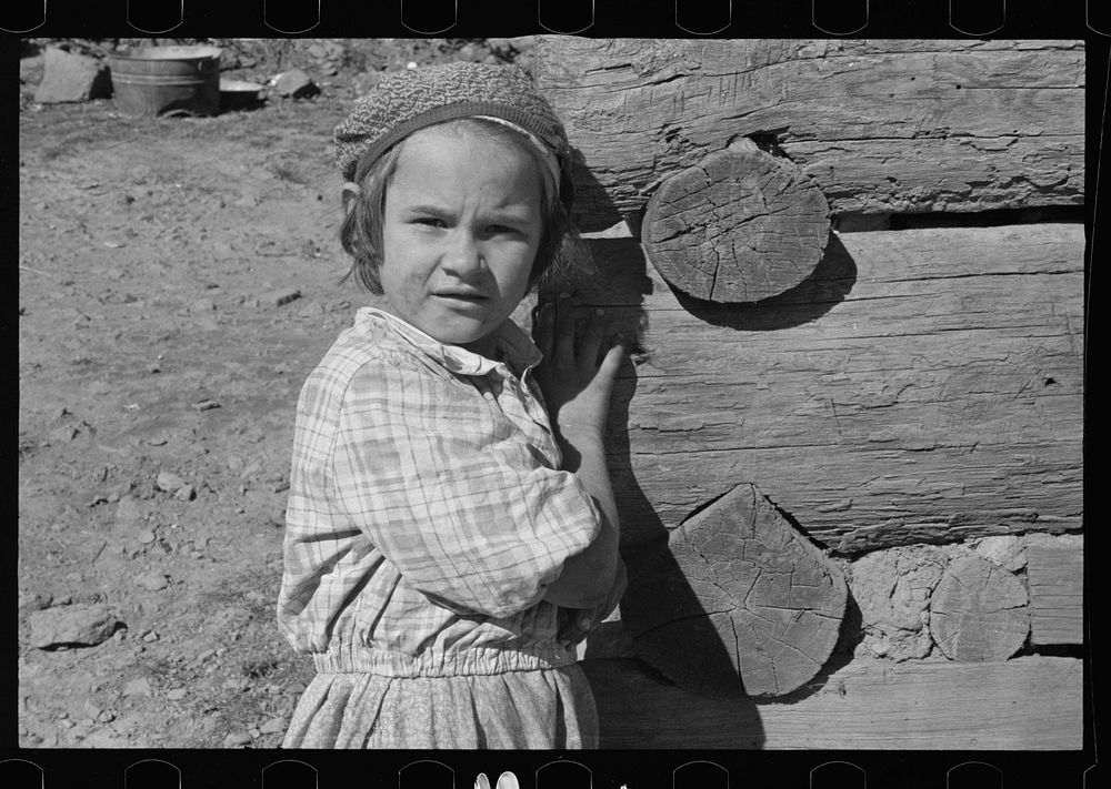 Child in Corbin Hollow, Virginia. Sourced from the Library of Congress.