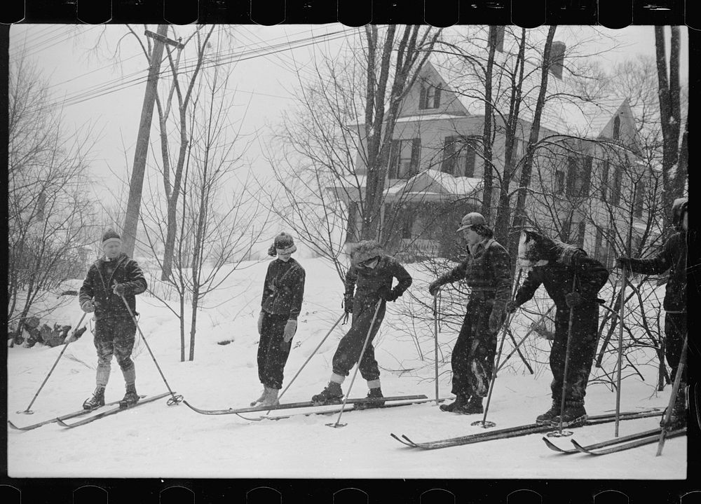 [Untitled photo, possibly related to: Snow carnival, New Hampshire (Lancaster)]. Sourced from the Library of Congress.