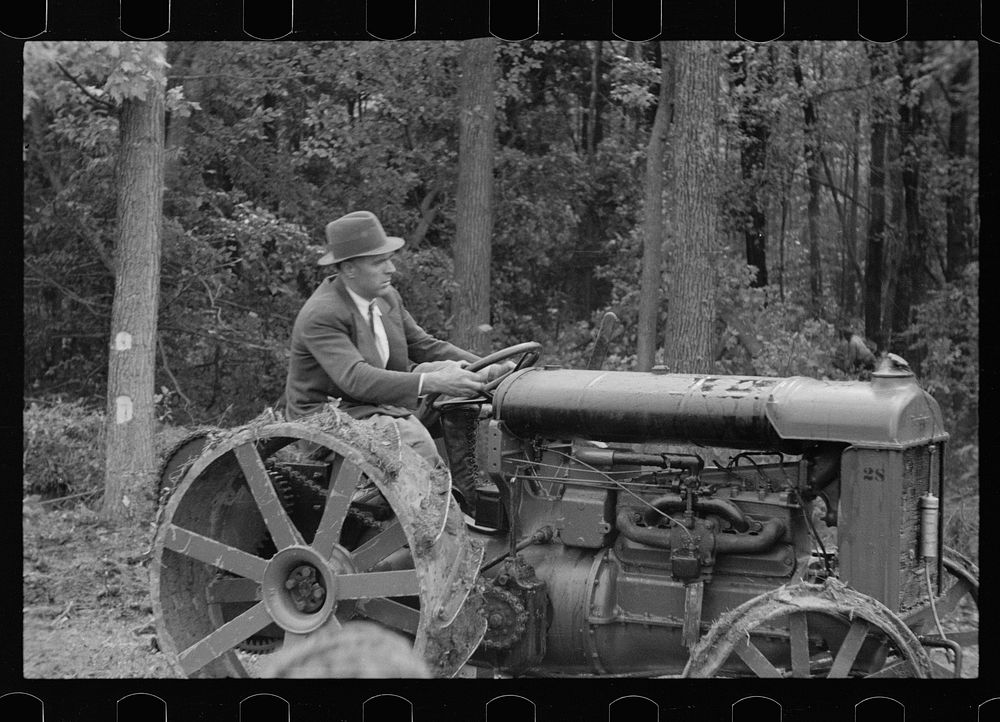 Foreman at Berwyn Project, Maryland. Sourced from the Library of Congress.