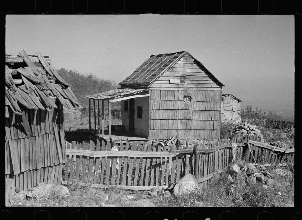 Barn on Corbin Hollow farm, Shenandoah National Park, Virginia. Sourced from the Library of Congress.