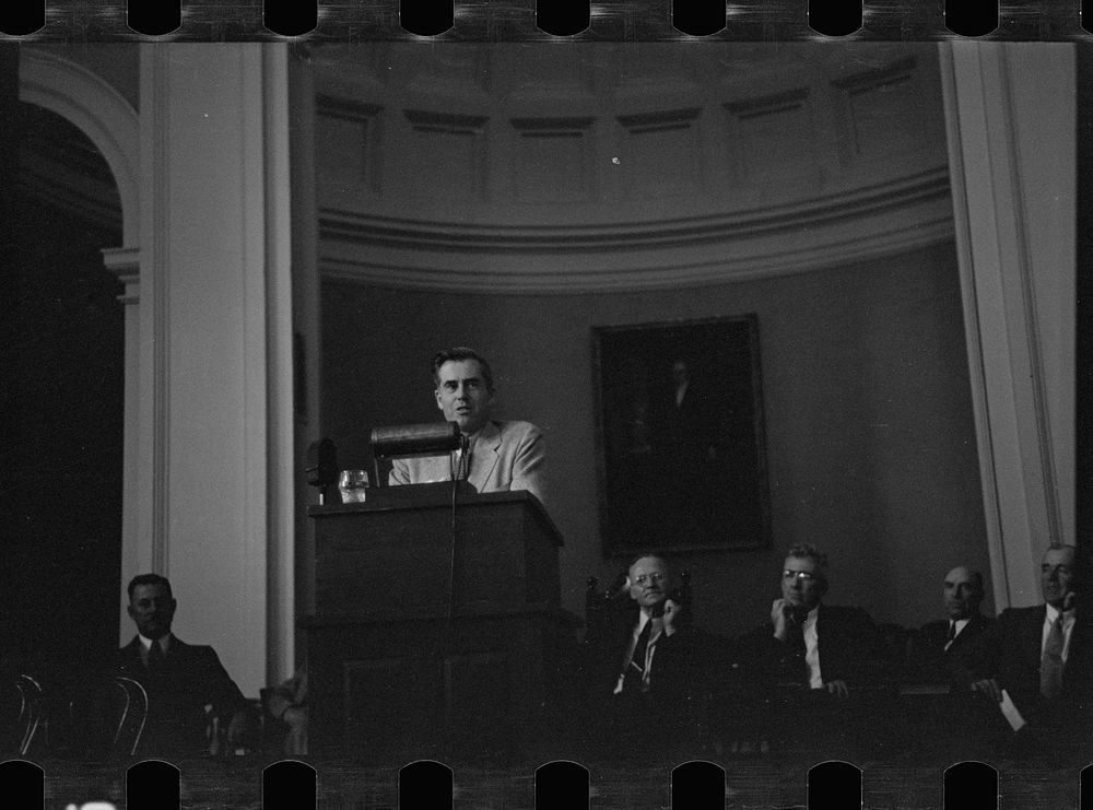 Secretary Wallace addressing a group of Vermont and New Hampshire farmers at Hanover, New Hampshire. Sourced from the…