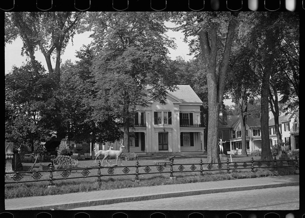 Mansion on main street used by antique dealer, Rockland, Maine. Sourced from the Library of Congress.