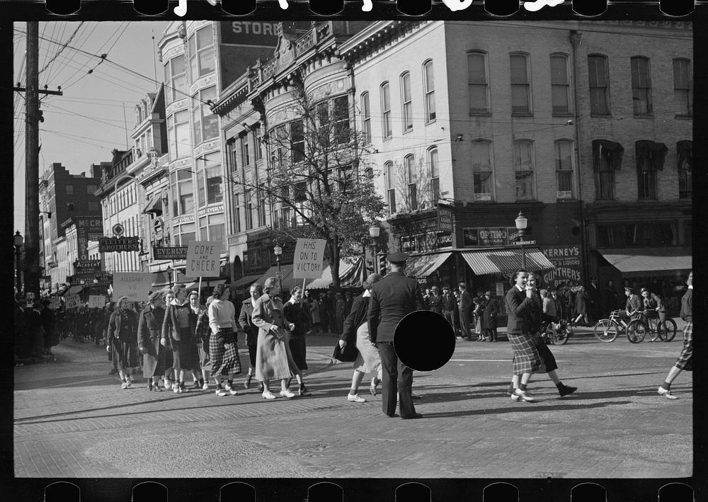 [Untitled photo, possibly related to: Main street of Hagerstown on Saturday afternoon, Maryland]. Sourced from the Library…
