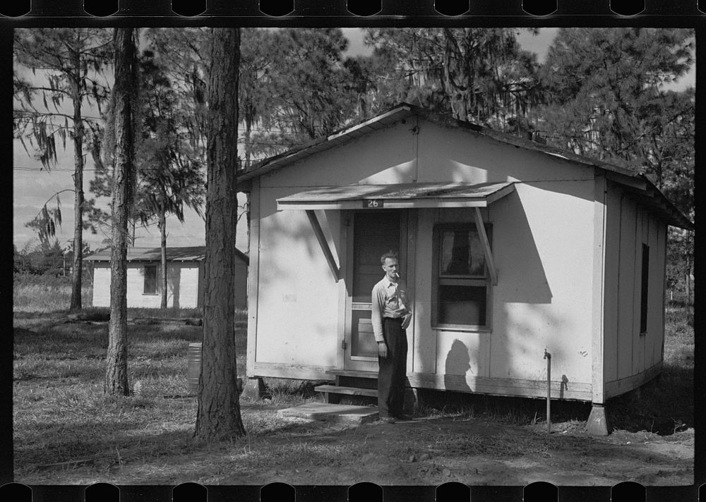 [Untitled photo, possibly related to: Housing in a tourist camp for citrus workers, near Winter Haven, Florida]. Sourced…