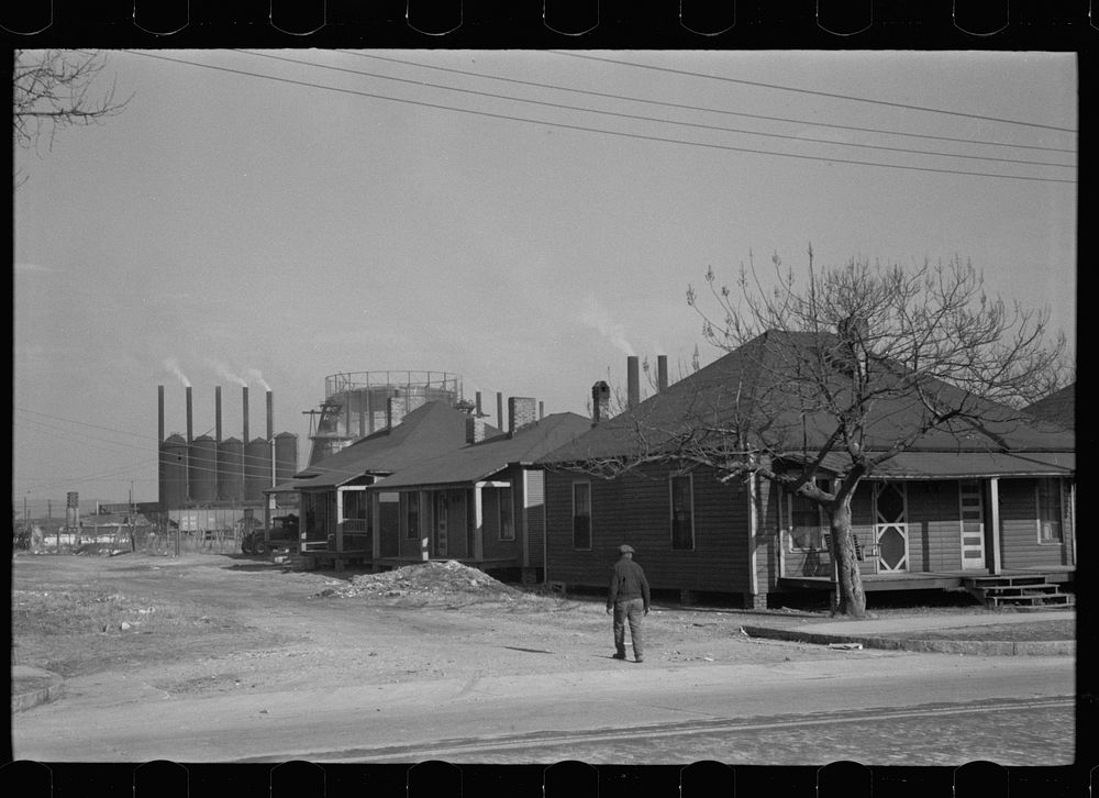 Company houses, Birmingham, Alabama. Sourced from the Library of Congress.