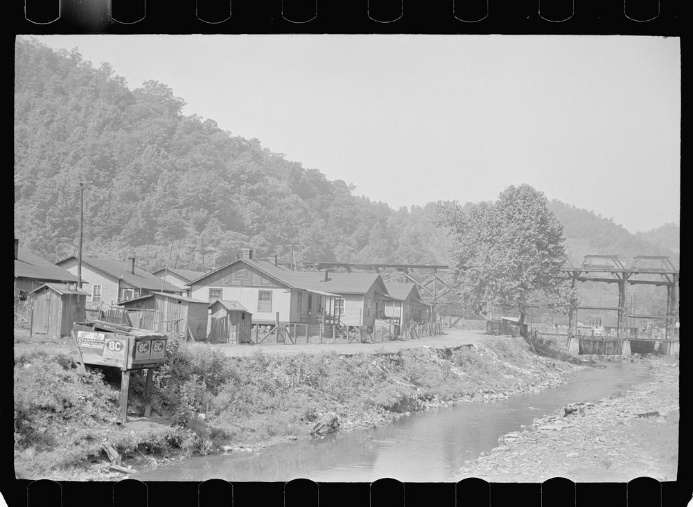 Mining town, Floyd County, Kentucky. Sourced from the Library of Congress.
