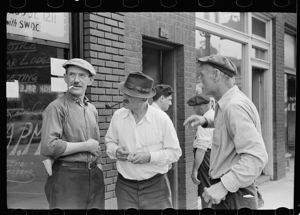 Steelworkers, Aliquippa, Pennsylvania. Sourced from the Library of Congress.