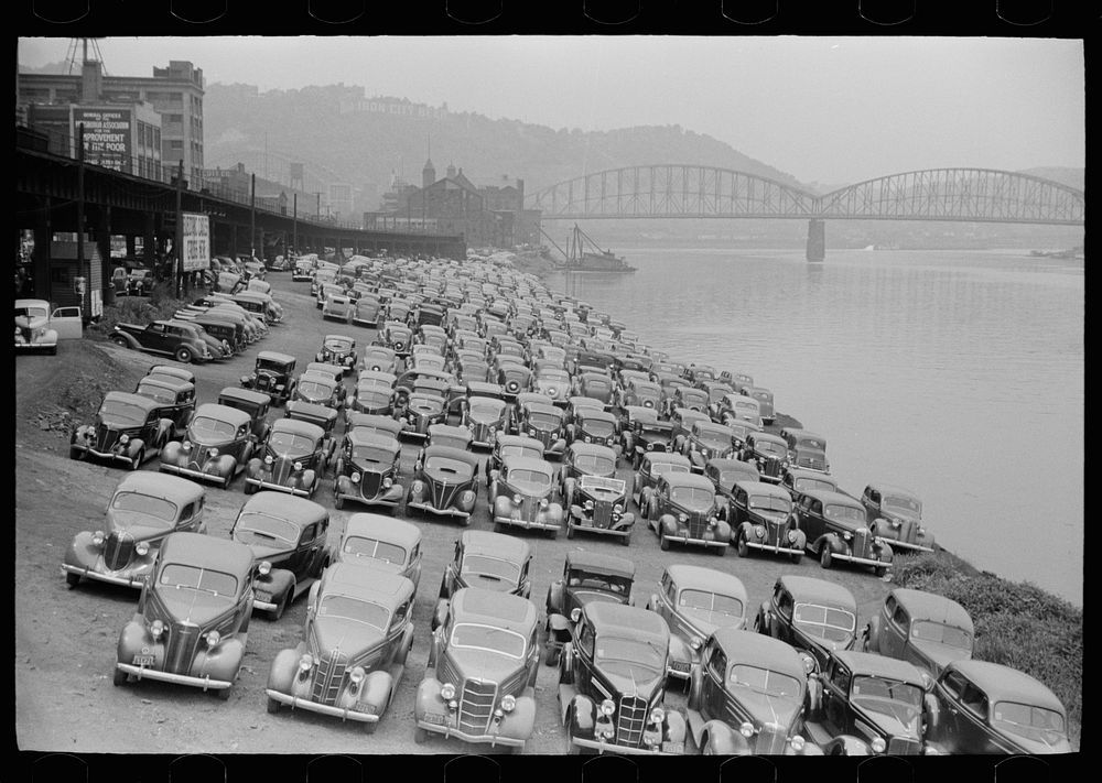 Cars parked along Allegheny River, Pittsburgh, Pennsylvania. Sourced from the Library of Congress.