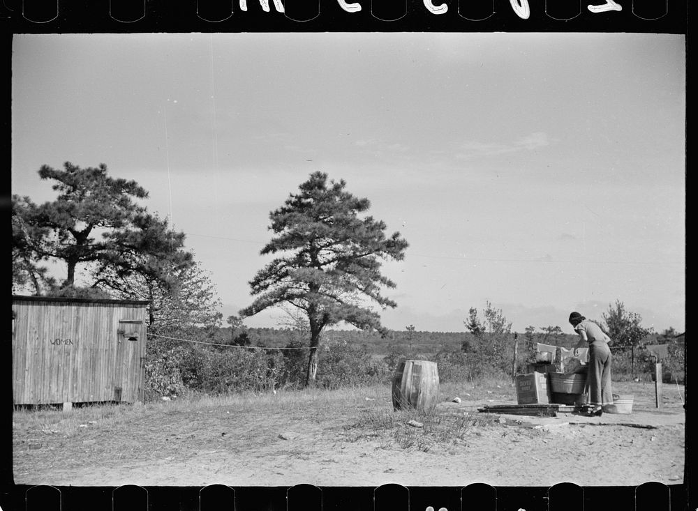 Washing and toilet facilities for cranberry pickers, Burlington County, New Jersey. Sourced from the Library of Congress.