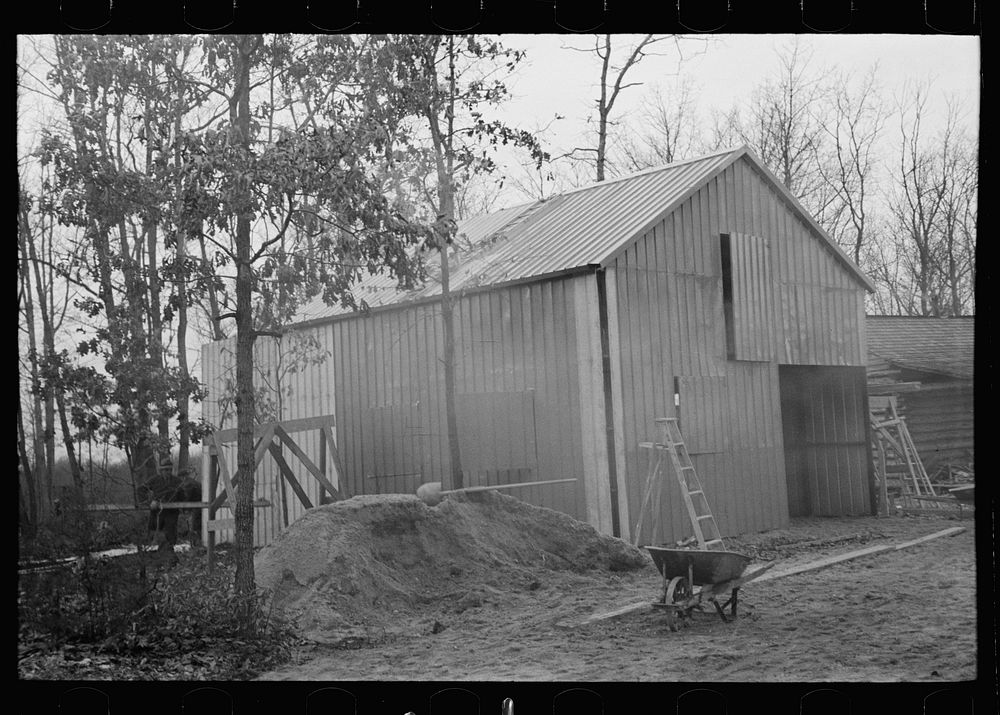Barn, prefabricated steel farm unit, Greenbelt, Maryland. Sourced from the Library of Congress.