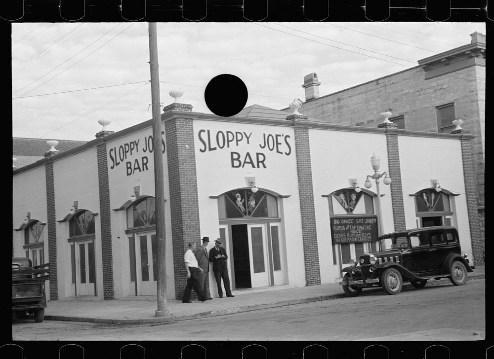 [Untitled photo, possibly related to: Sloppy Joe's Bar, Key West, Florida]. Sourced from the Library of Congress.