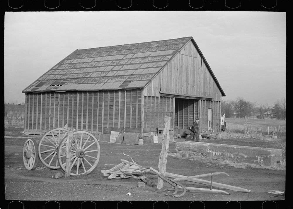Barn in which unemployed miner lives, Herrin, Illinois. Sourced from the Library of Congress.