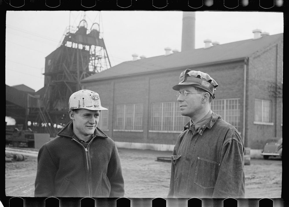 [Untitled photo, possibly related to: Old Ben No. 8 Mine, West Frankfort, Illinois (see 26940-D)]. Sourced from the Library…