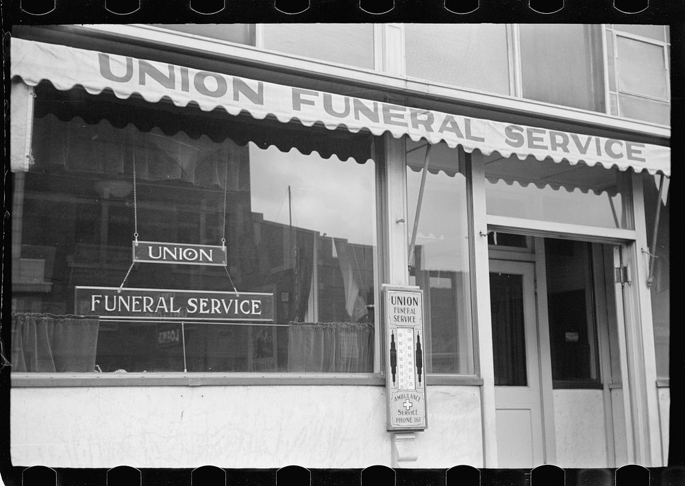 Funeral service, West Frankfort, Illinois. Sourced from the Library of Congress.