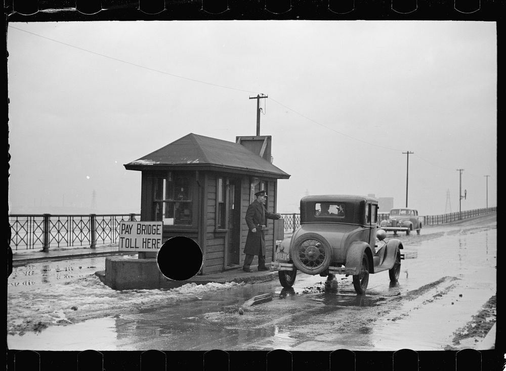 [Untitled photo, possibly related to: Toll bridge over Mississippi River, Saint Louis, Missouri]. Sourced from the Library…