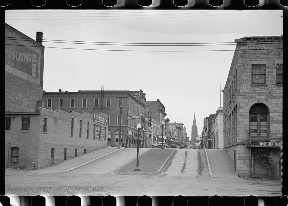 [Untitled photo, possibly related to: Street in La Crosse, Wisconsin]. Sourced from the Library of Congress.
