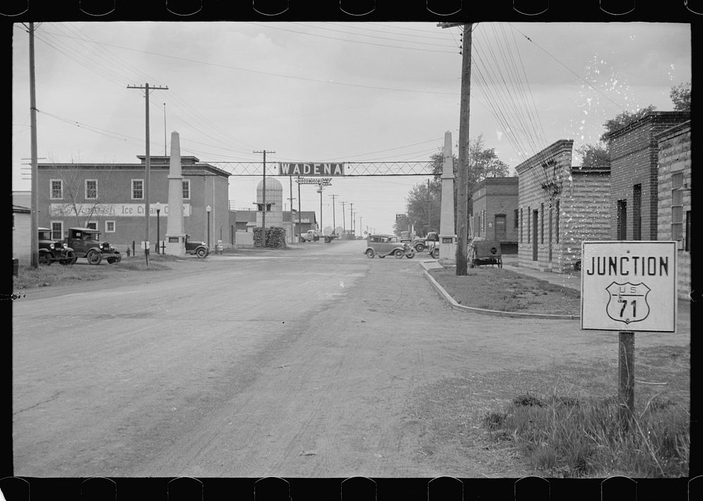 [Untitled photo, possibly related to: Highway U.S. No. 10 near Wadena, Minnesota]. Sourced from the Library of Congress.