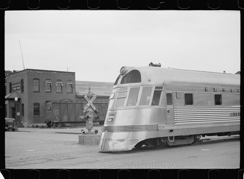 [Untitled photo, possibly related to: Streamlined train, La Crosse, Wisconsin]. Sourced from the Library of Congress.