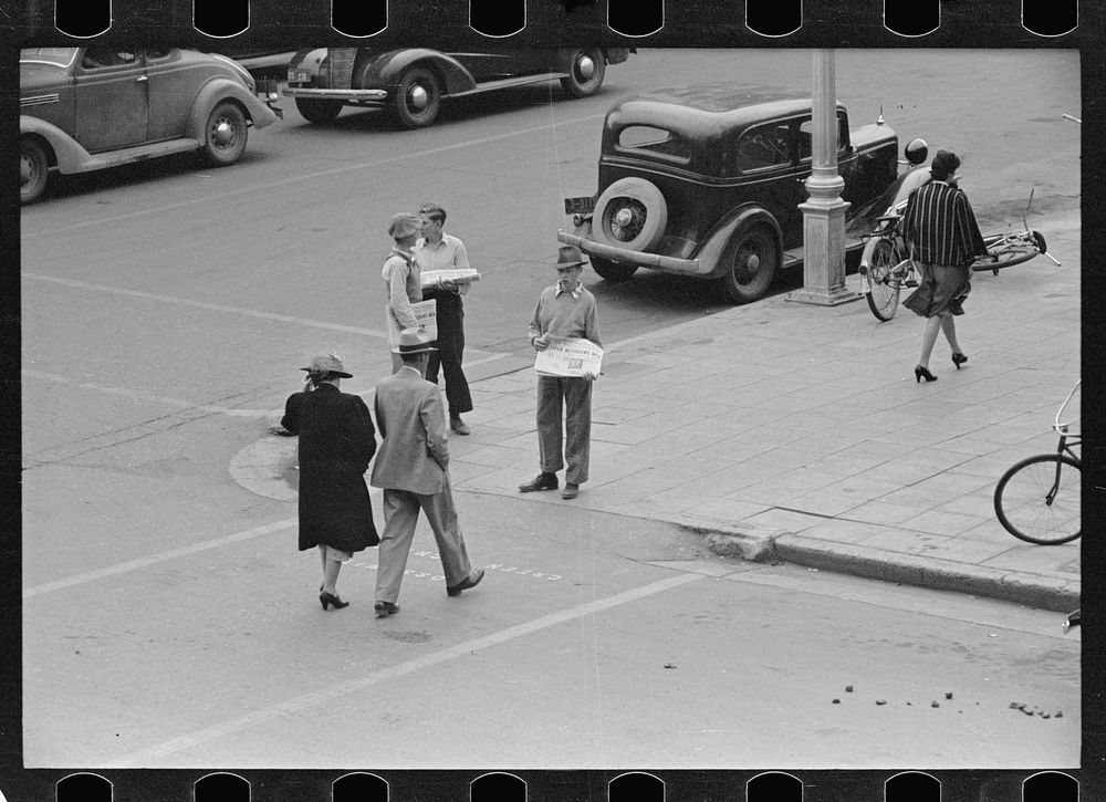 [Untitled photo, possibly related to: Street corner, Billings, Montana]. Sourced from the Library of Congress.