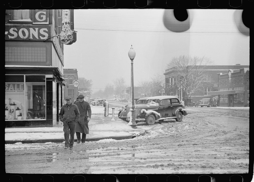 Main street, Herrin, Illinois. Sourced from the Library of Congress.