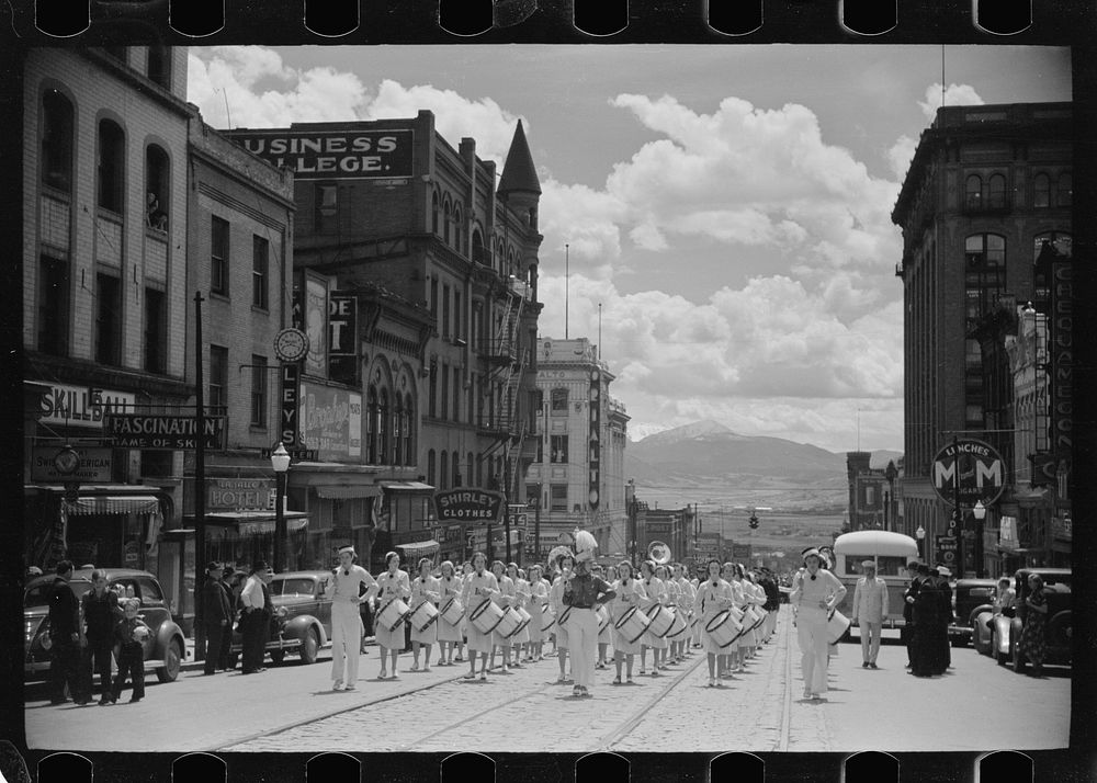 High school band parading up Montana Street, Butte, Montana. Sourced from the Library of Congress.