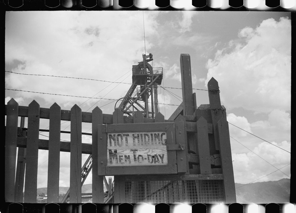 [Untitled photo, possibly related to: Hoist over copper mine, Butte, Montana]. Sourced from the Library of Congress.