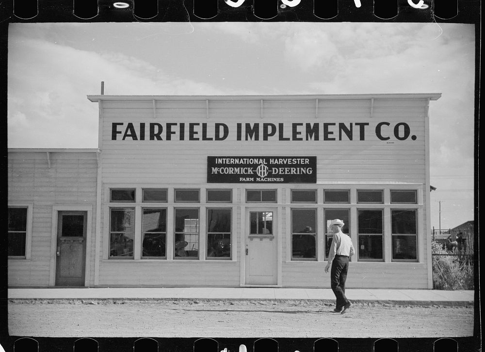 Farm machinery store, Fairfield, Montana. Sourced from the Library of Congress.