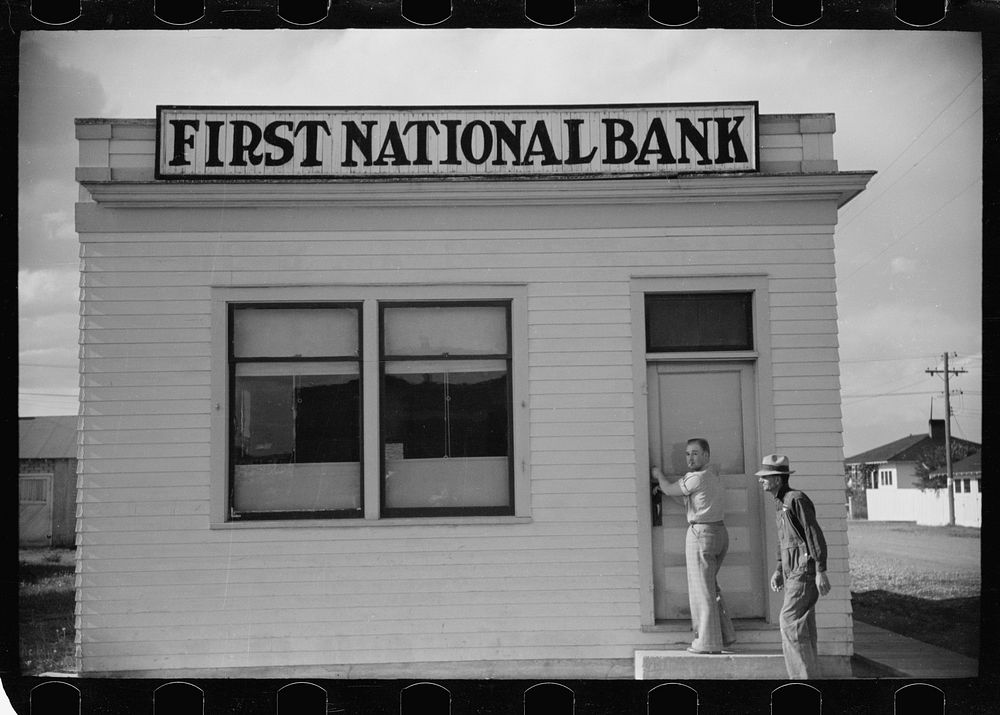 Bank, Fairfield, Montana. Sourced from the Library of Congress.