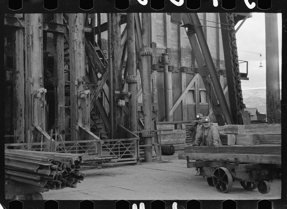 Miners at shaft of copper mine, Butte, Montana. Sourced from the Library of Congress.