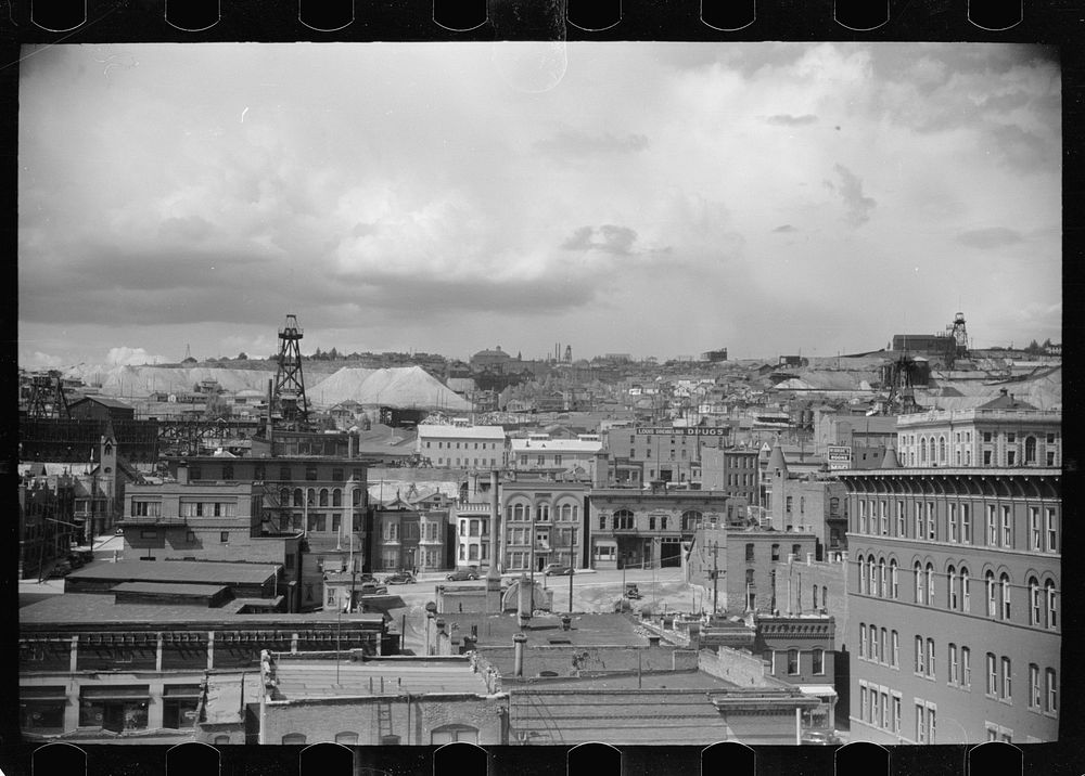View from center of town, Butte, Montana. Sourced from the Library of Congress.