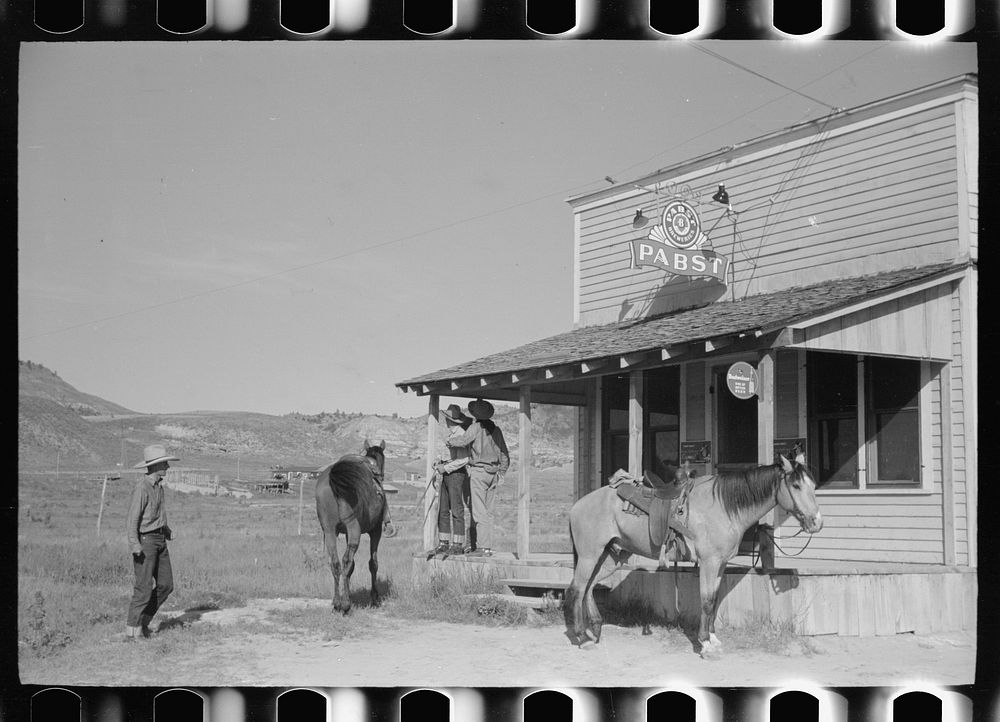 Beer parlor, Birney, Montana. Sourced from the Library of Congress.