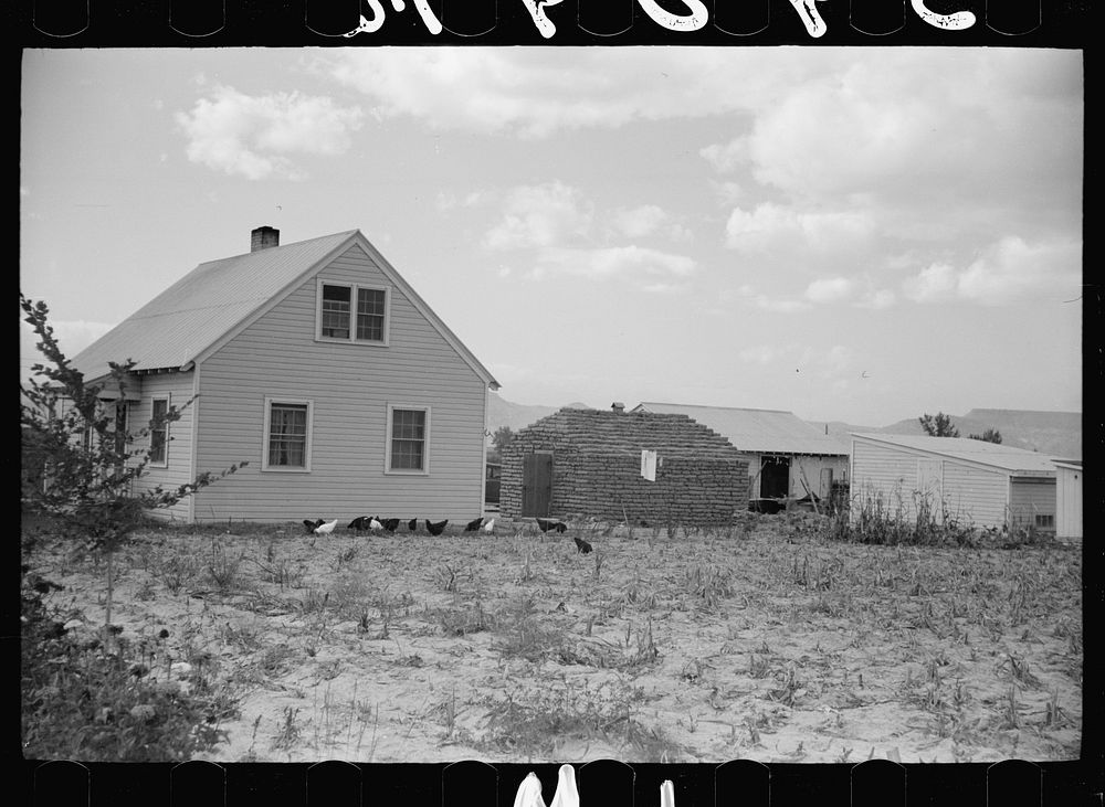 Labor unit home and buildings, Western Slope Farms, Colorado. Sourced from the Library of Congress.