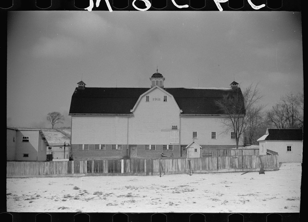 Barn, Orange County, New York. Sourced from the Library of Congress.