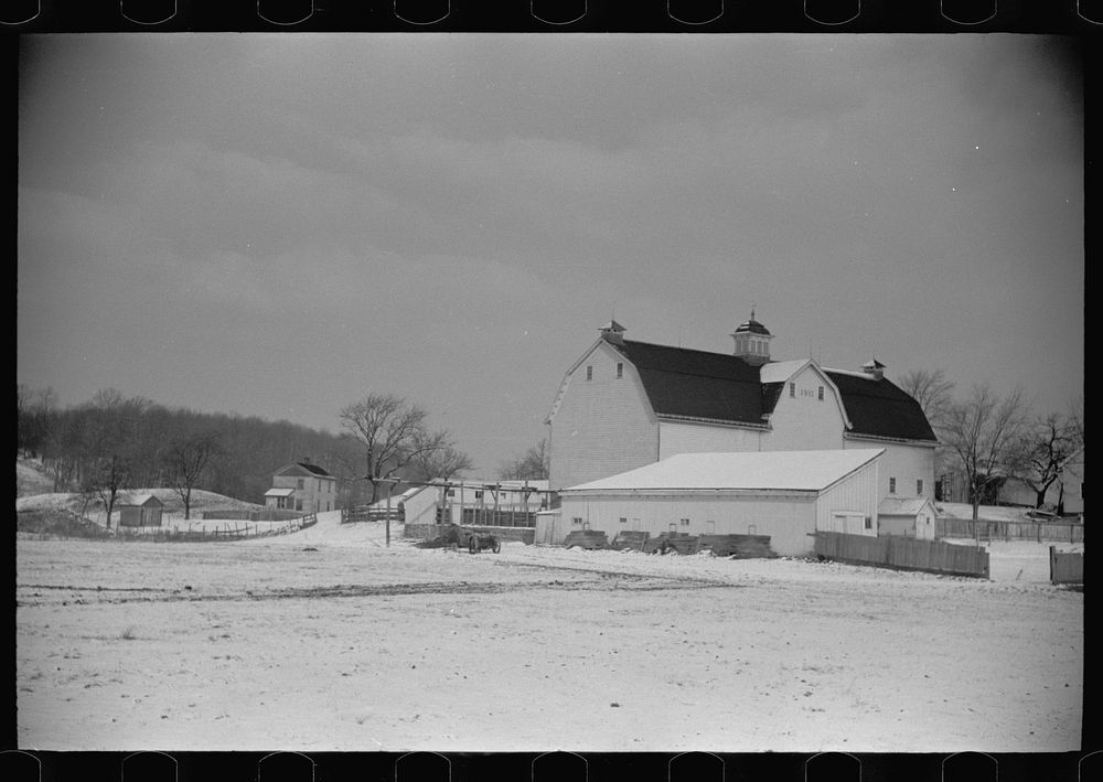 [Untitled photo, possibly related to: Barn, Orange County, New York]. Sourced from the Library of Congress.