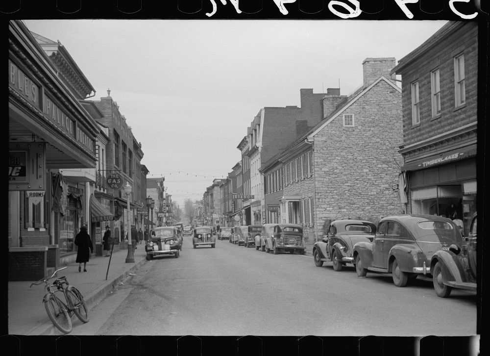 Main street, Winchester, Virginia. Sourced from the Library of Congress.