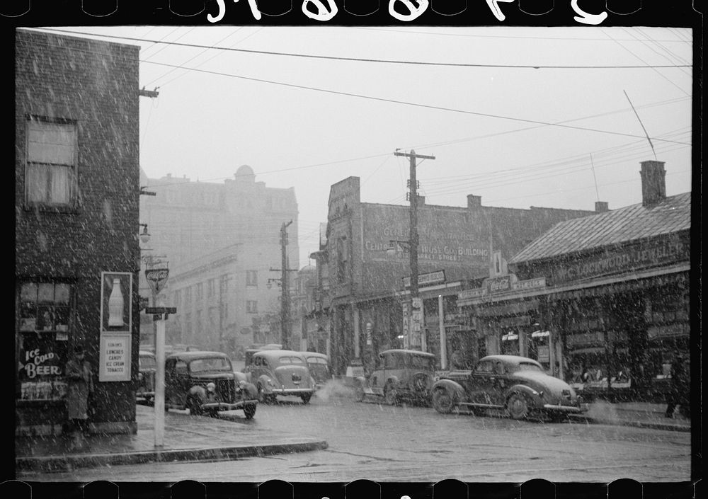 [Untitled photo, possibly related to: Snowstorm, Parkersburg, West Virginia]. Sourced from the Library of Congress.