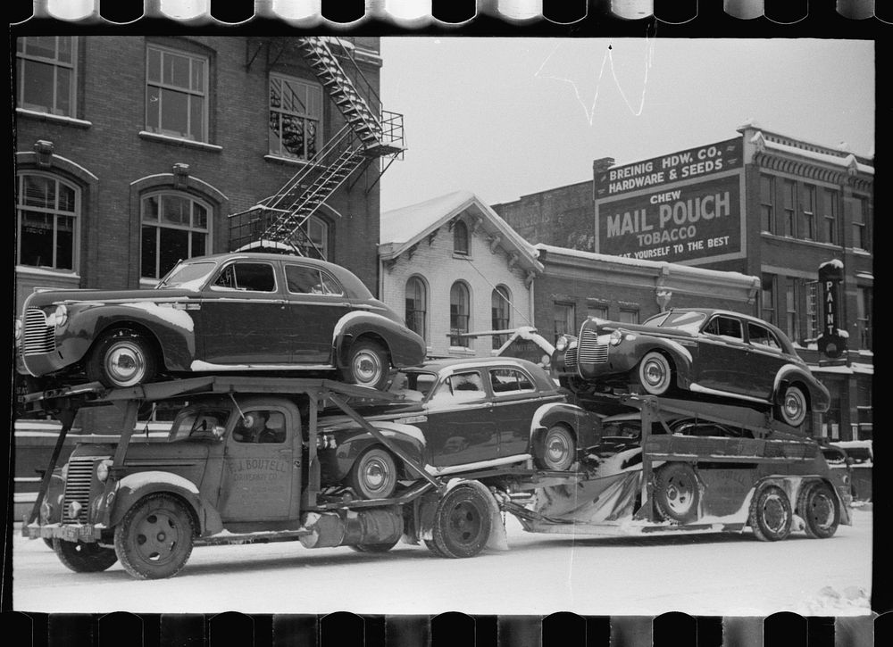 Auto transport, Chillicothe, Ohio. Sourced from the Library of Congress.