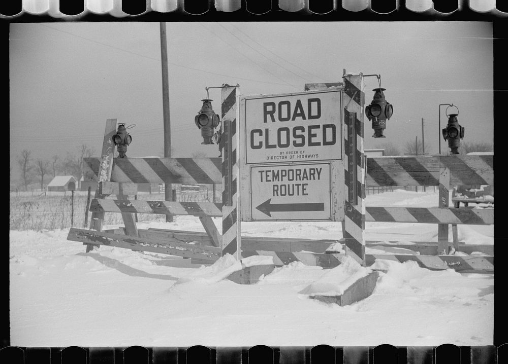 Detour sign, Chillicothe, Ohio. Sourced from the Library of Congress.
