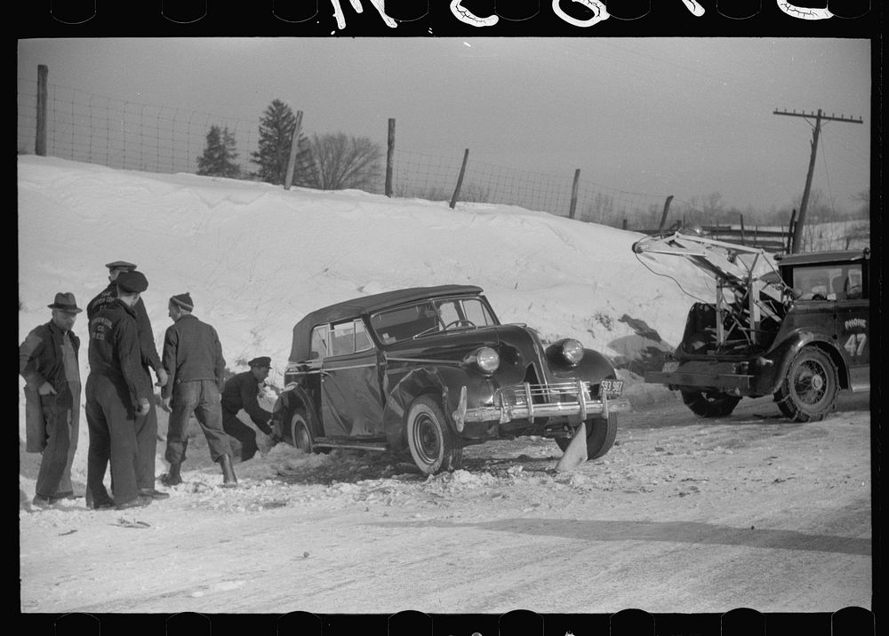 Wrecked car on Highway U.S. 50, Ross County, Ohio. Sourced from the Library of Congress.