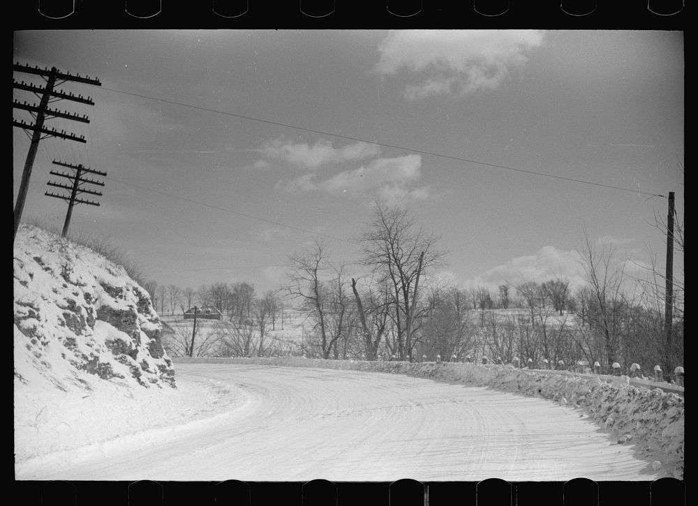 [Untitled photo, possibly related to: Highway U.S. 50, Ross County, Ohio]. Sourced from the Library of Congress.