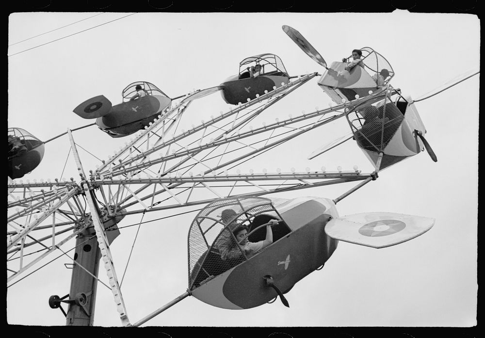 Brownsville, Texas. Carnival ride. Sourced from the Library of Congress.