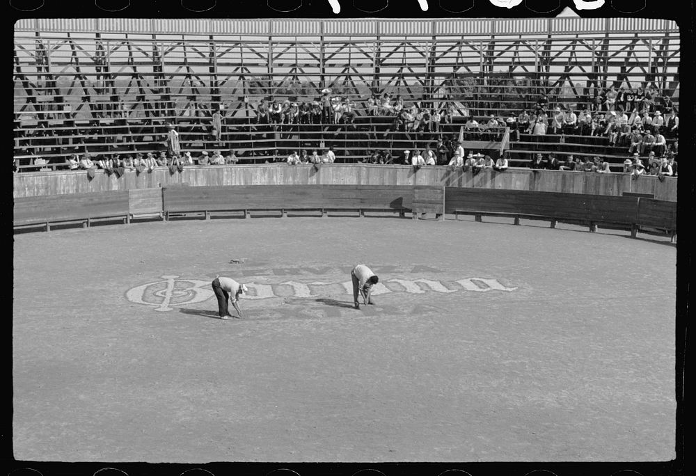 Colored sand advertisement, bullring, Matamoros, Tamaulipas, Mexico. Sourced from the Library of Congress.